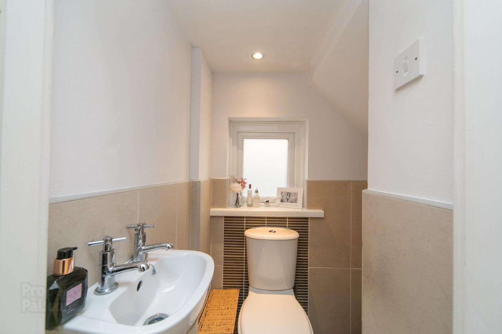 50 Glendale Avenue North 9 of 16