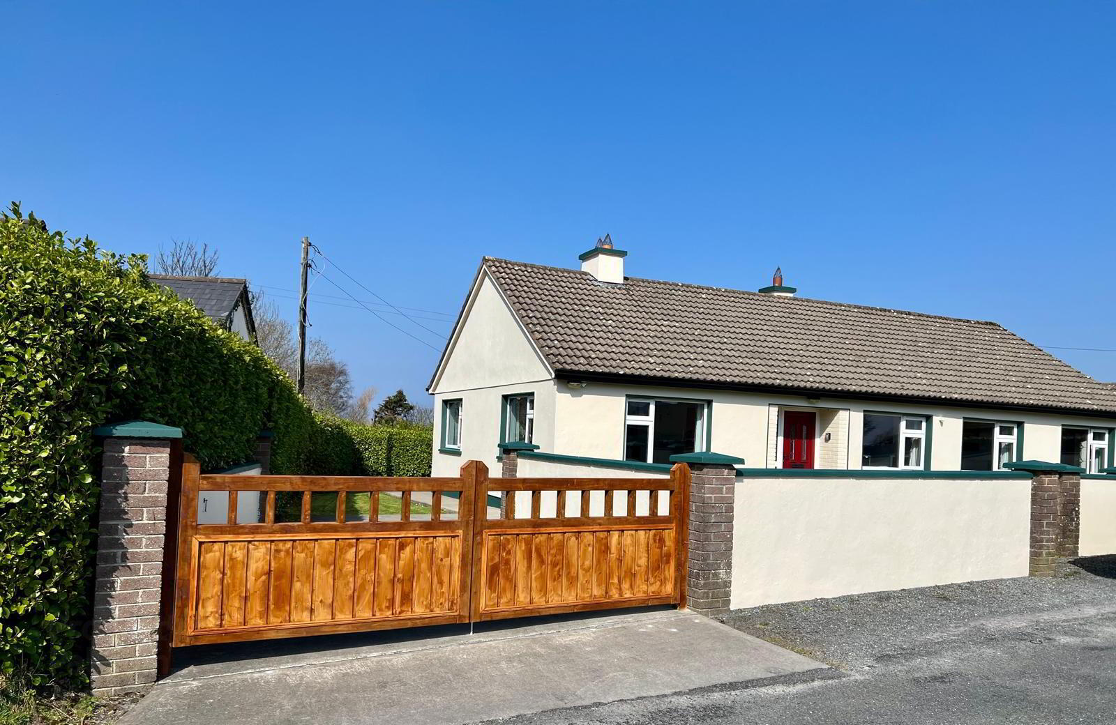 The Lodge, Murrisknabol