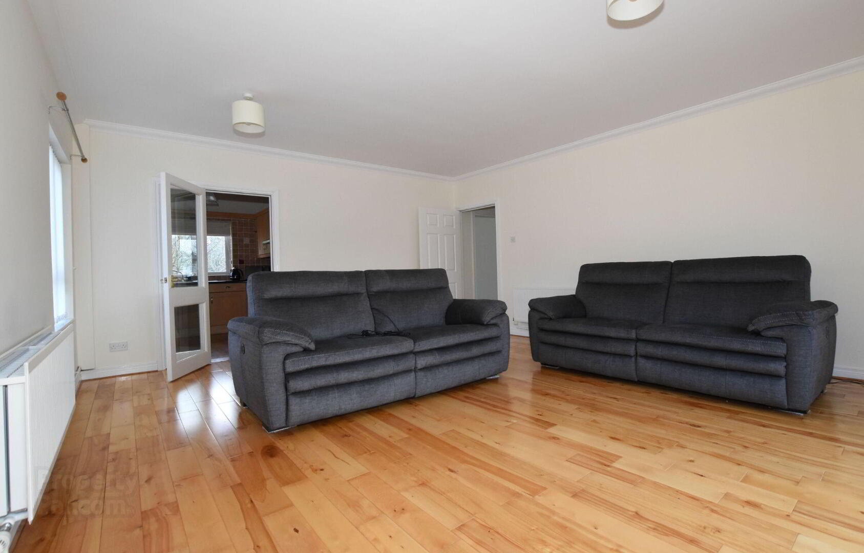 11 Glenburn Ford 4 of 11