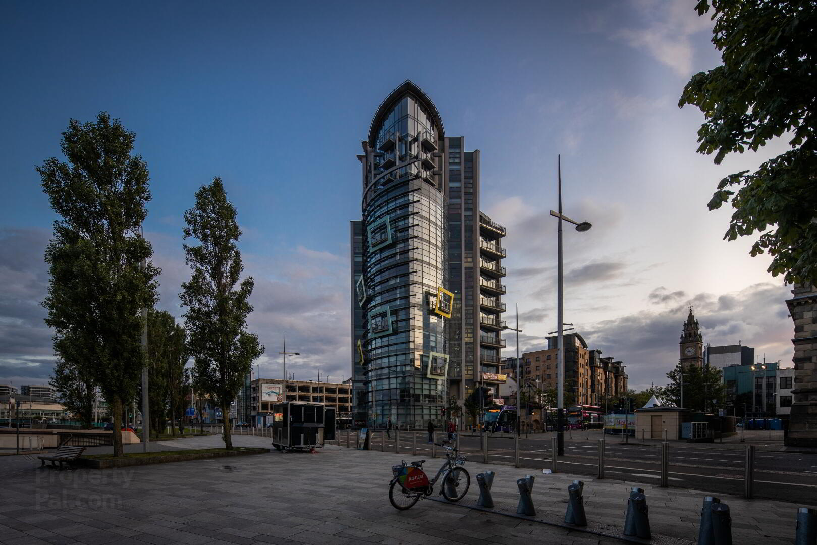 The Boat, Queens Square