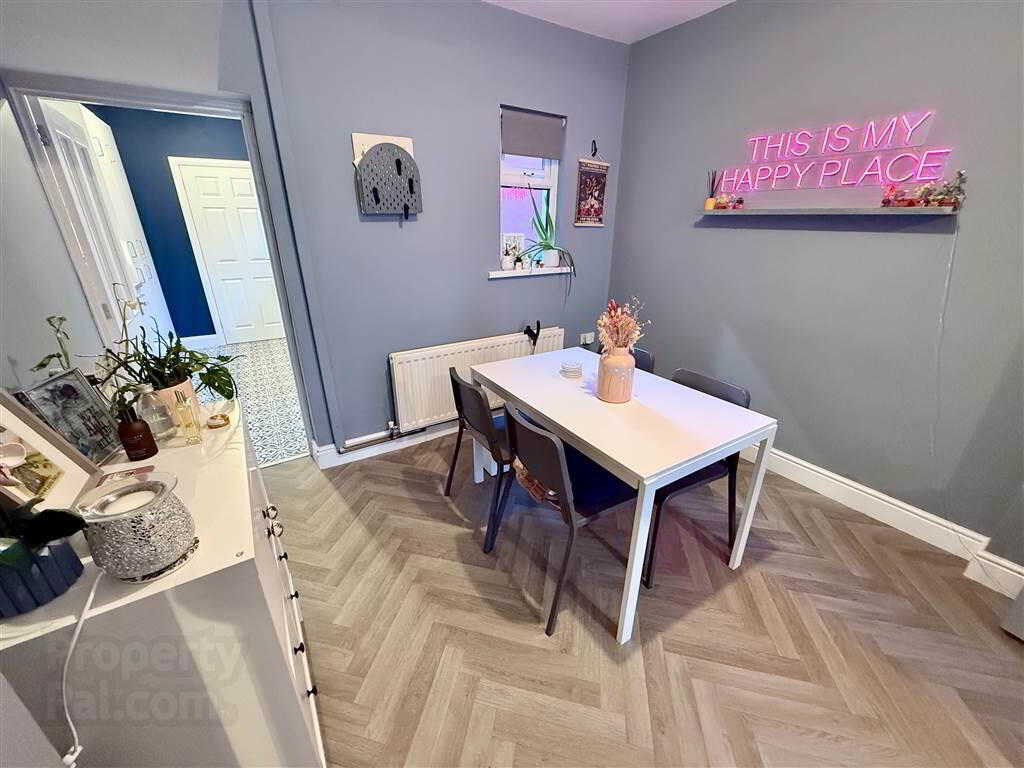 11 Titania Street 7 of 16