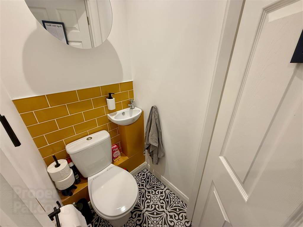 11 Titania Street 10 of 16