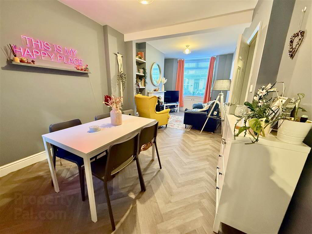 11 Titania Street 5 of 16