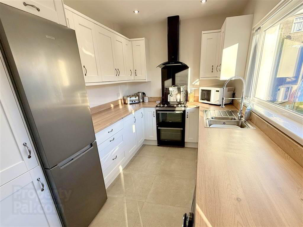 2 Alder Close 9 of 16