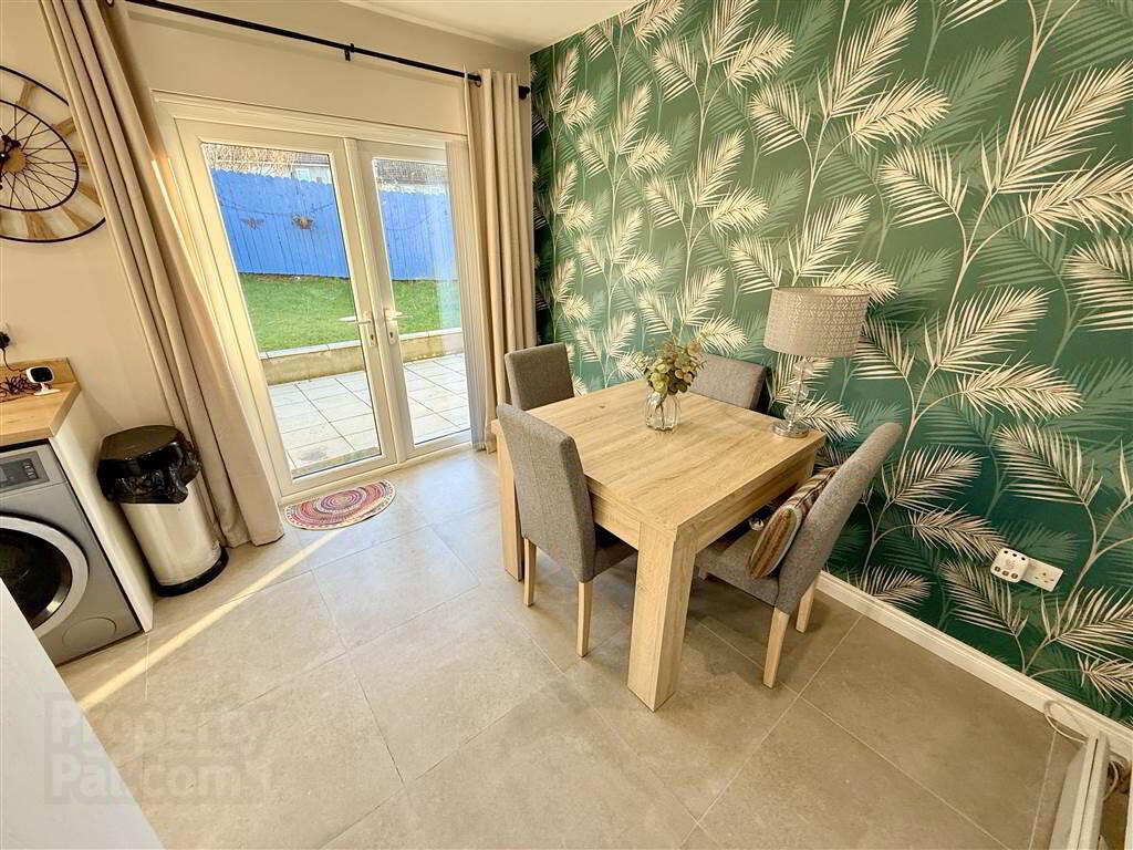 2 Alder Close 7 of 16