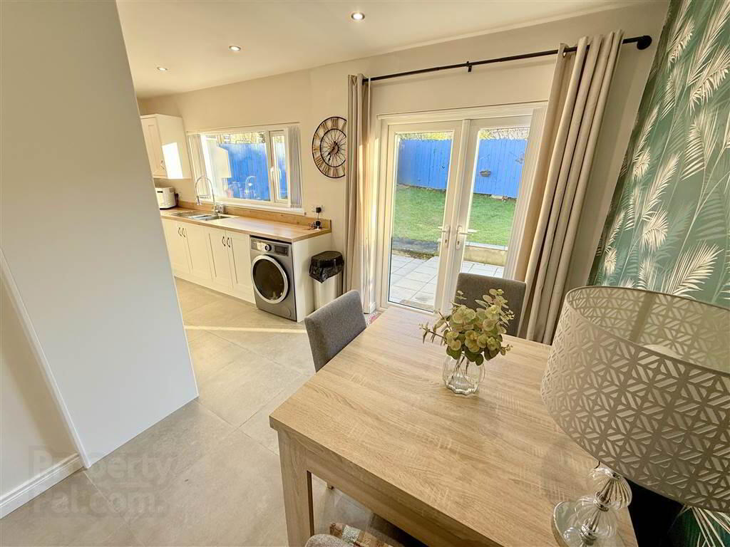 2 Alder Close 8 of 16
