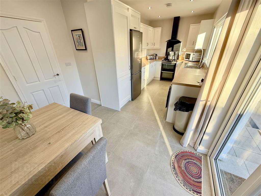 2 Alder Close 11 of 16