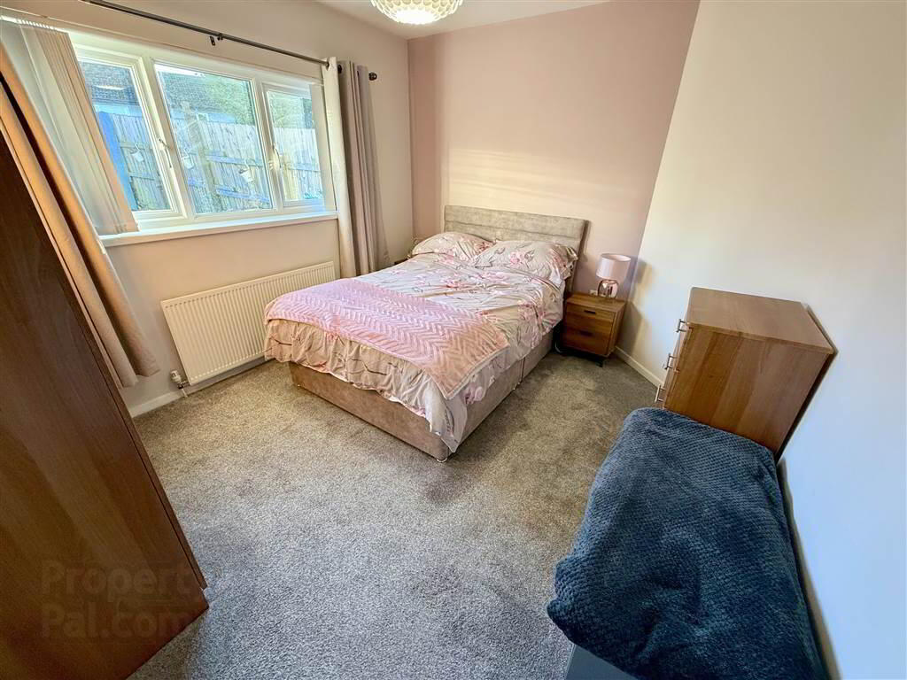 2 Alder Close 12 of 16