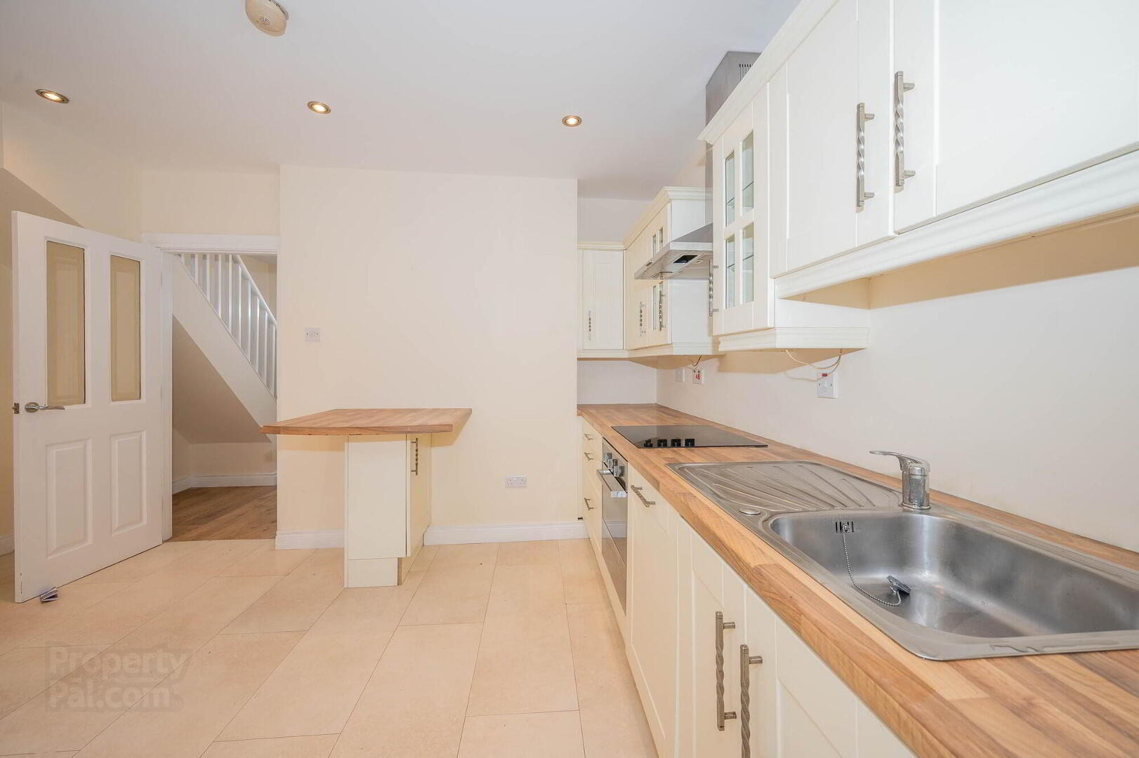 25 Windsor Drive 7 of 16