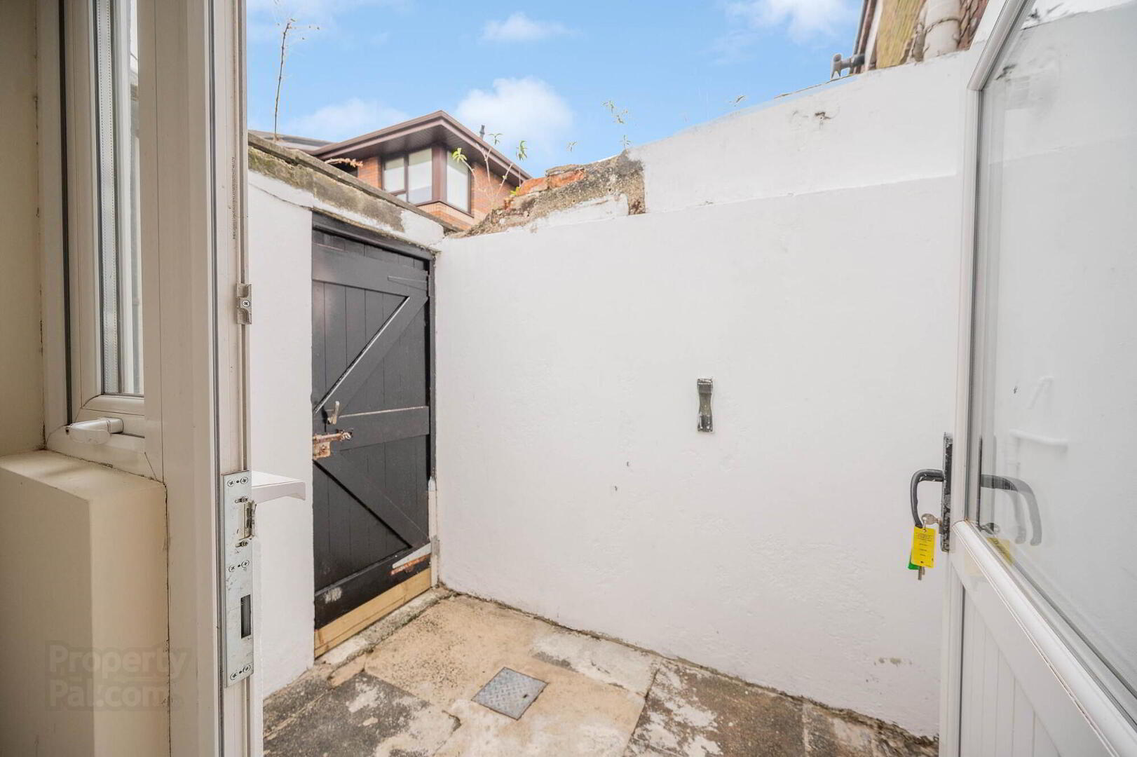 25 Windsor Drive 16 of 16