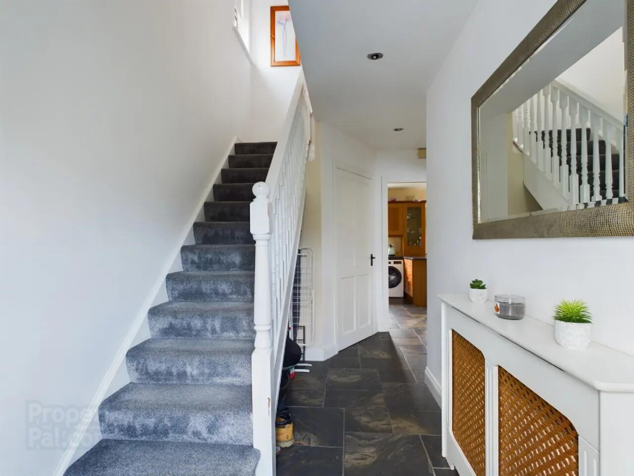 5 Hawthorn Drive 4 of 27