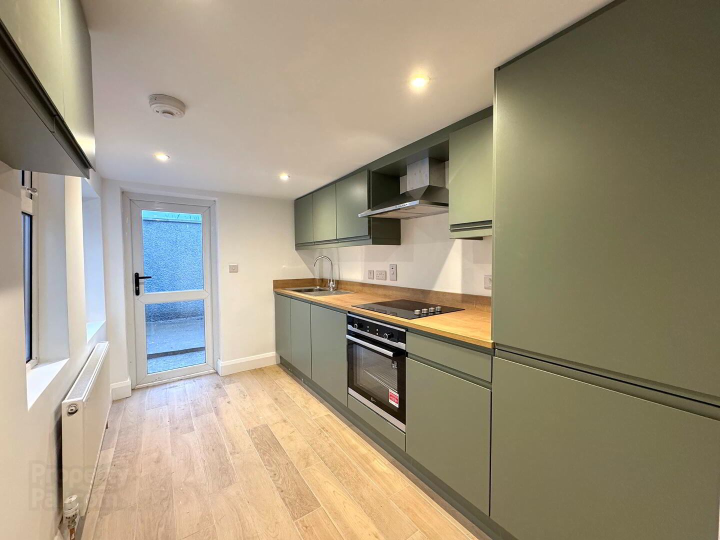 54 Kenlis Street 4 of 10