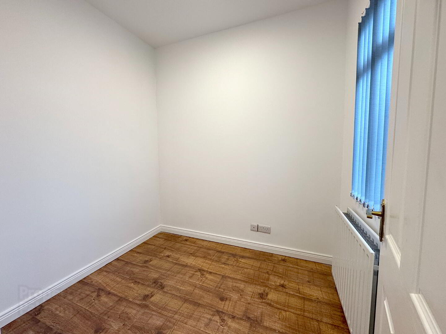 54 Kenlis Street 9 of 10
