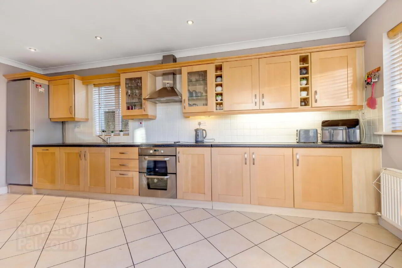 6 Amberwood 5 of 19