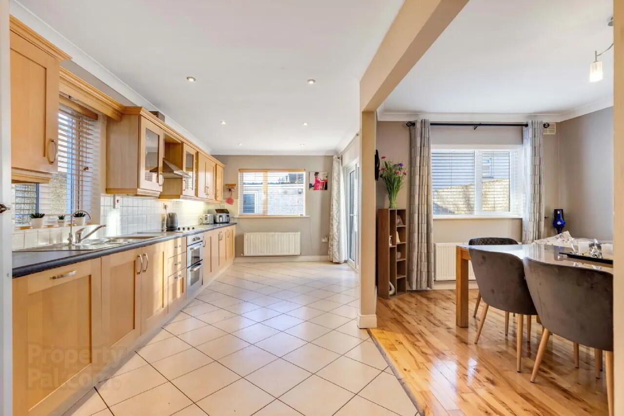 6 Amberwood 4 of 19
