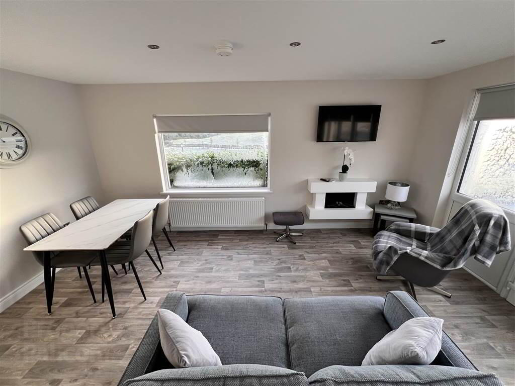 22b Lisbane Road 6 of 18