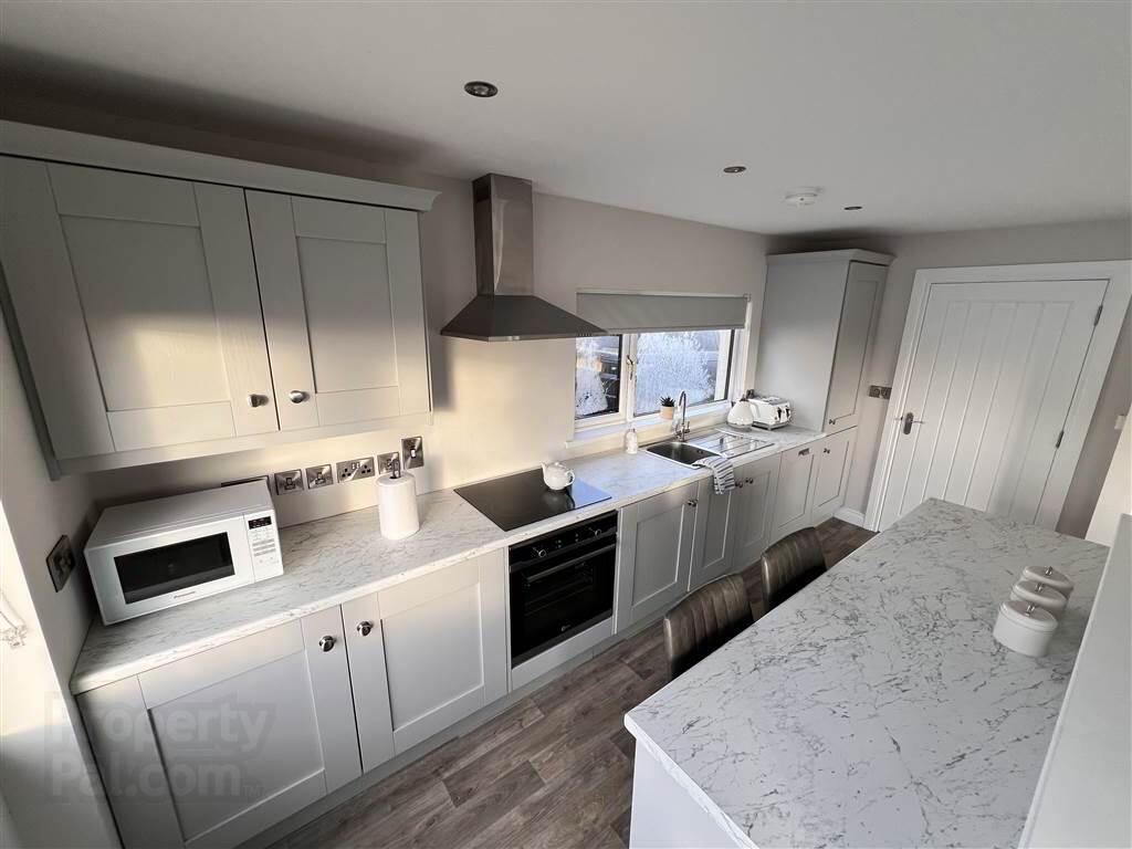 22b Lisbane Road 9 of 18