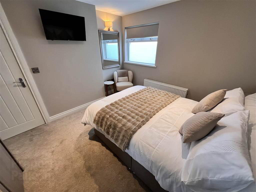 22b Lisbane Road 12 of 18