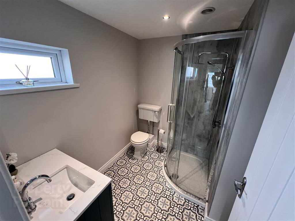 22b Lisbane Road 14 of 18