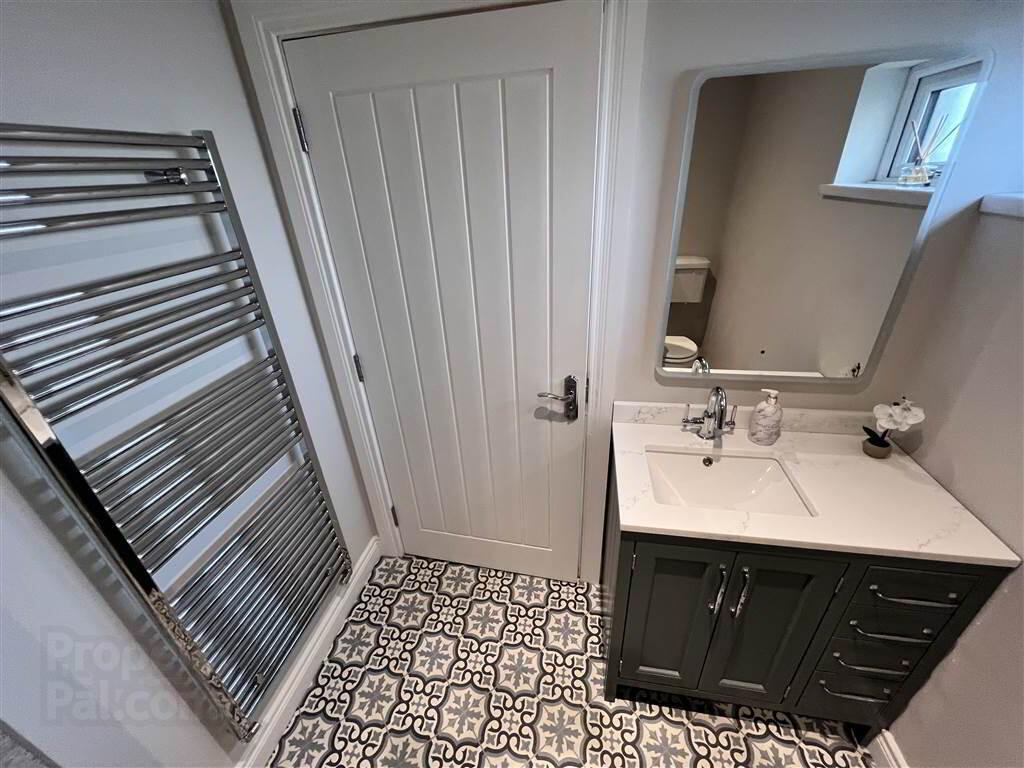 22b Lisbane Road 15 of 18
