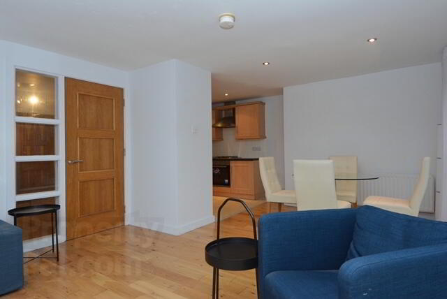 10 Park Royal, 841e Lisburn Road 3 of 16