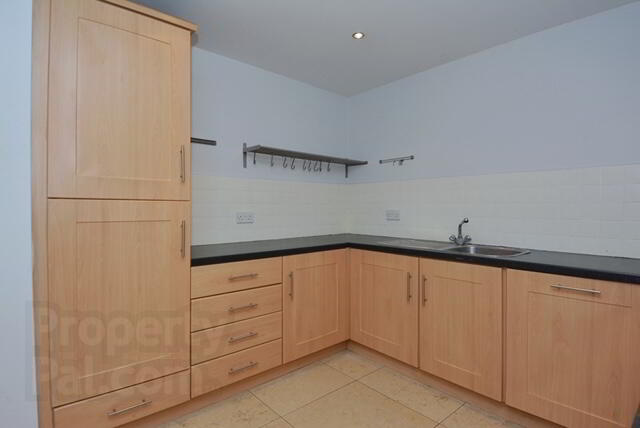10 Park Royal, 841e Lisburn Road 8 of 16