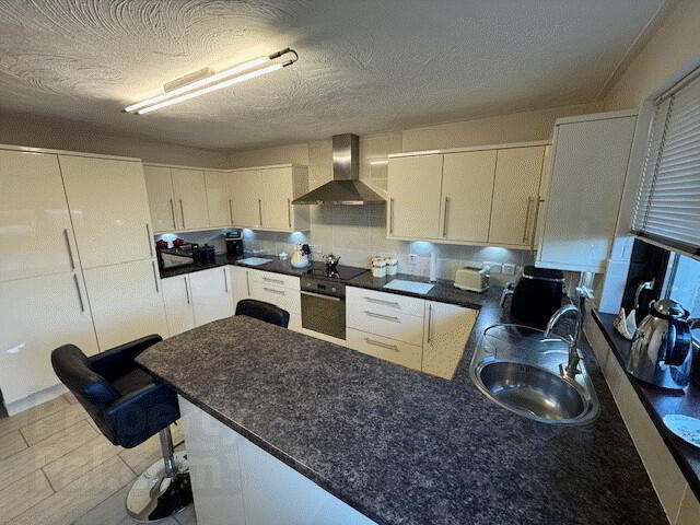 25 Willowvale Drive 6 of 14