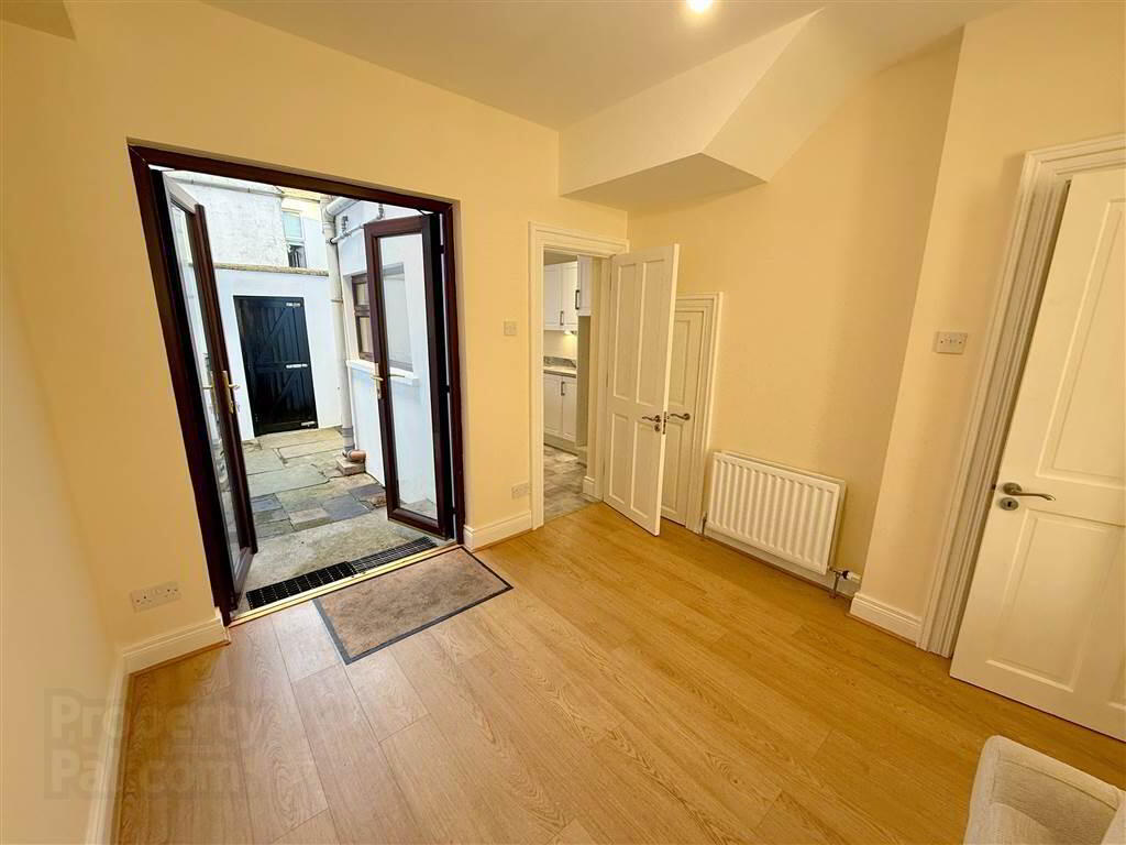 9 Willowfield Drive 5 of 18