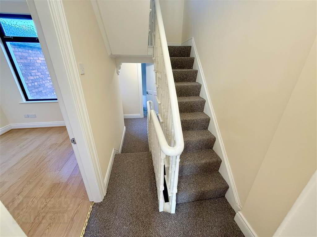 9 Willowfield Drive 12 of 18