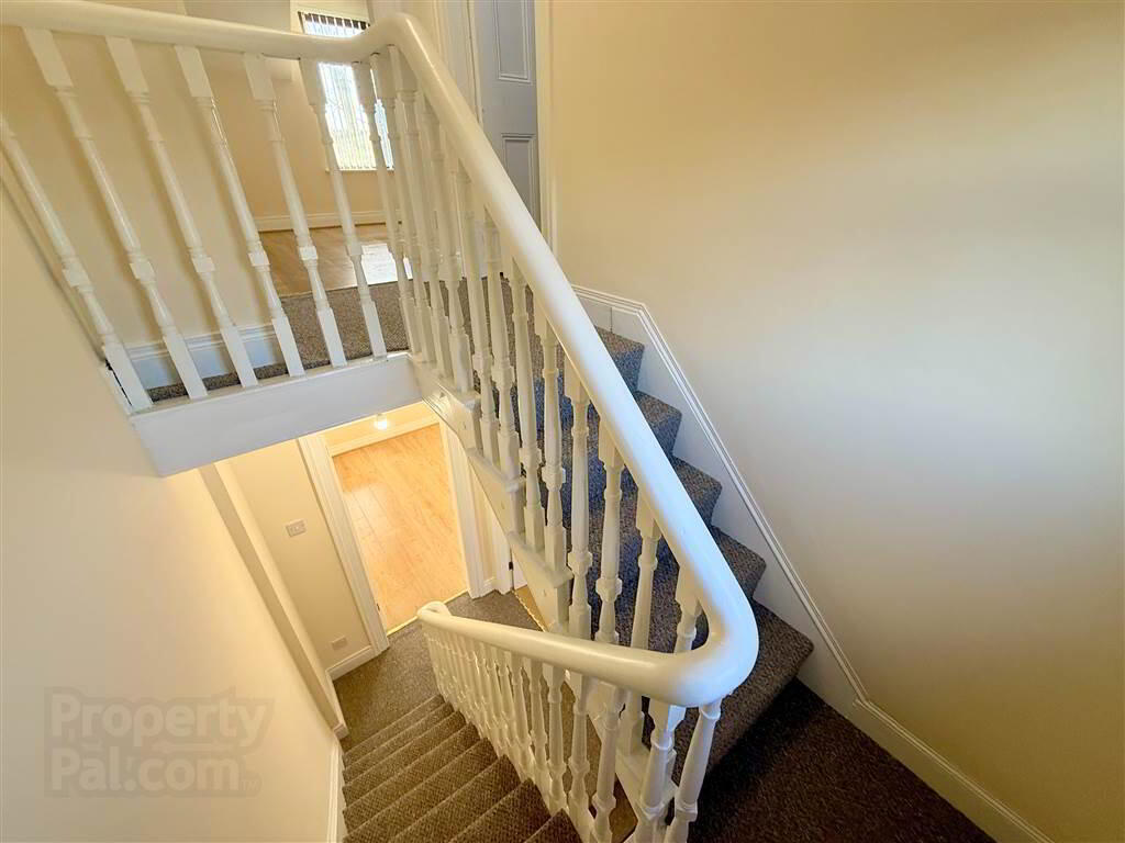 9 Willowfield Drive 13 of 18