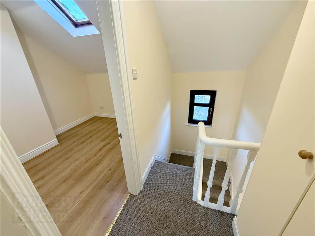9 Willowfield Drive 15 of 18