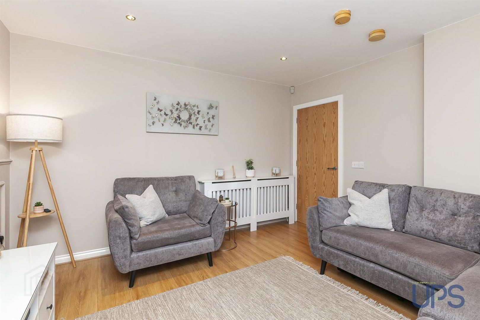 19 Lagmore View Manor 6 of 27