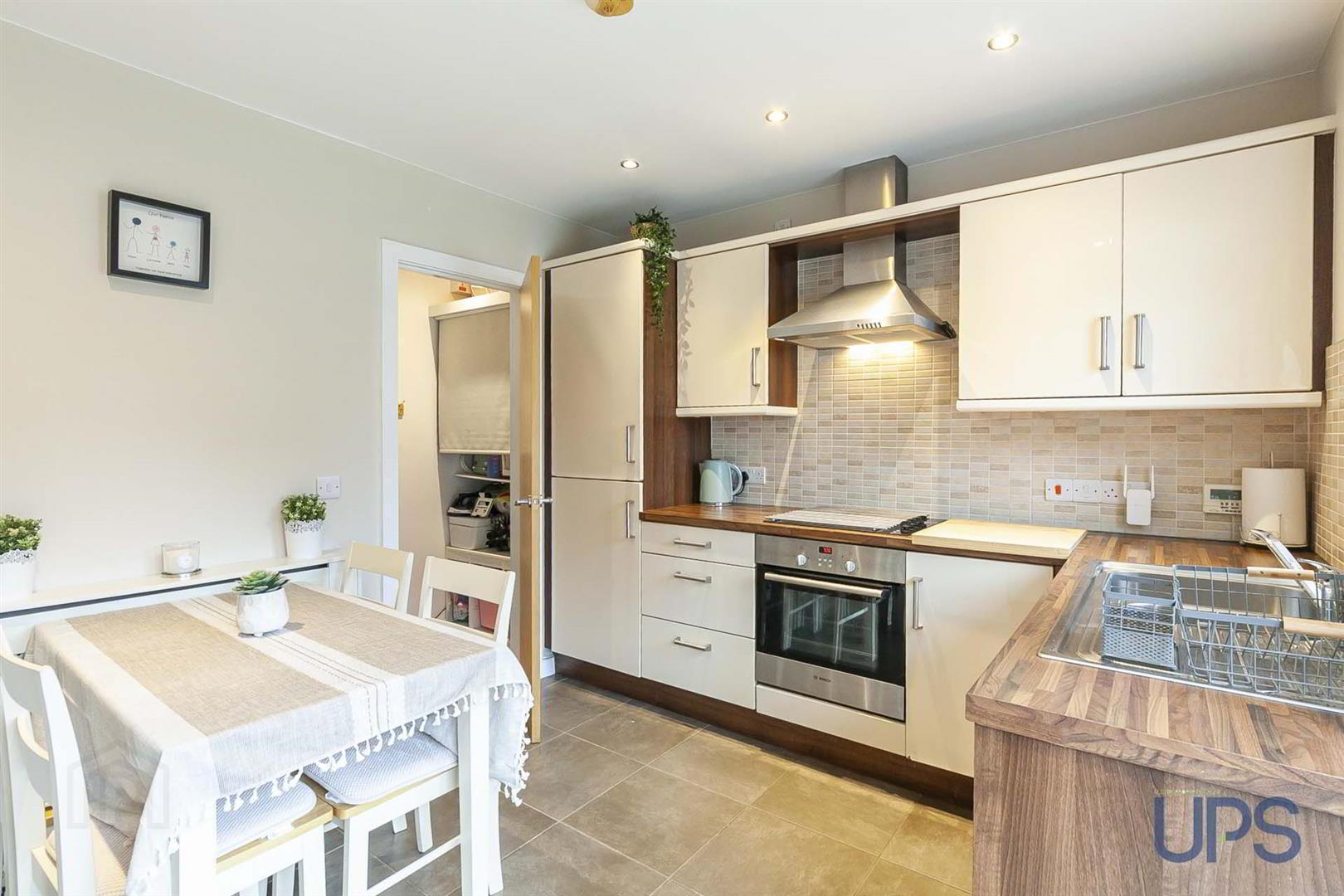 19 Lagmore View Manor 8 of 27