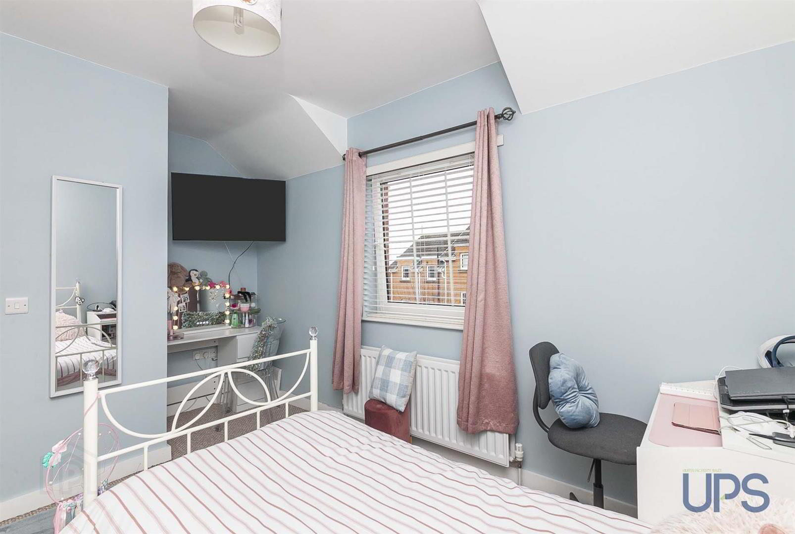 19 Lagmore View Manor 21 of 27