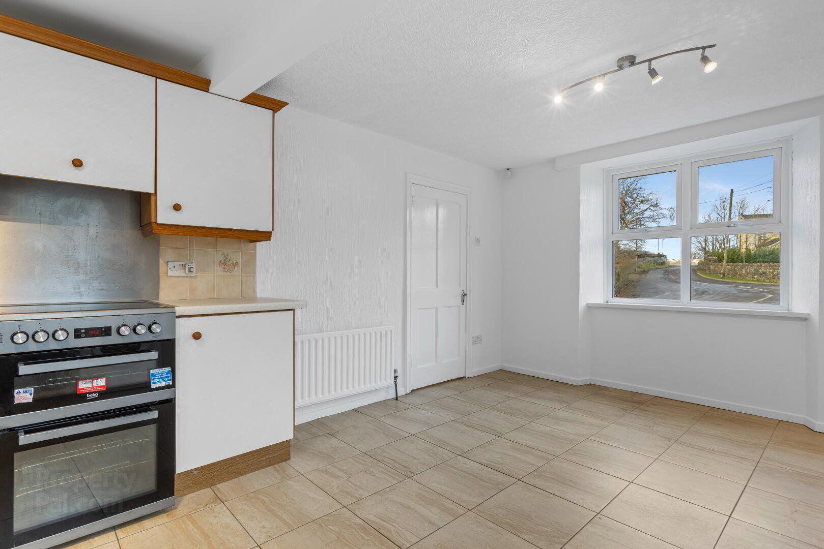 Lock Keeper's Cottage, 2 Russellstown Road 6 of 14