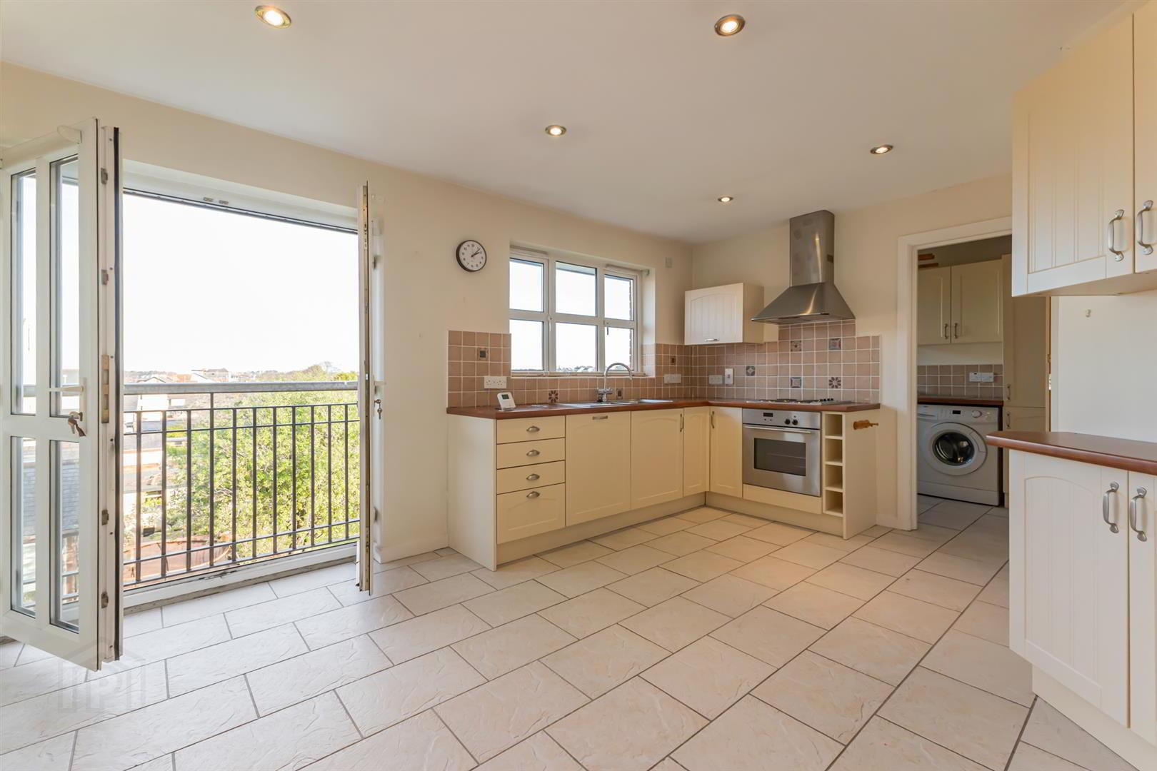 8 Penthouse, Bayside Apartments, 24 Ballyholme Road 12 of 23