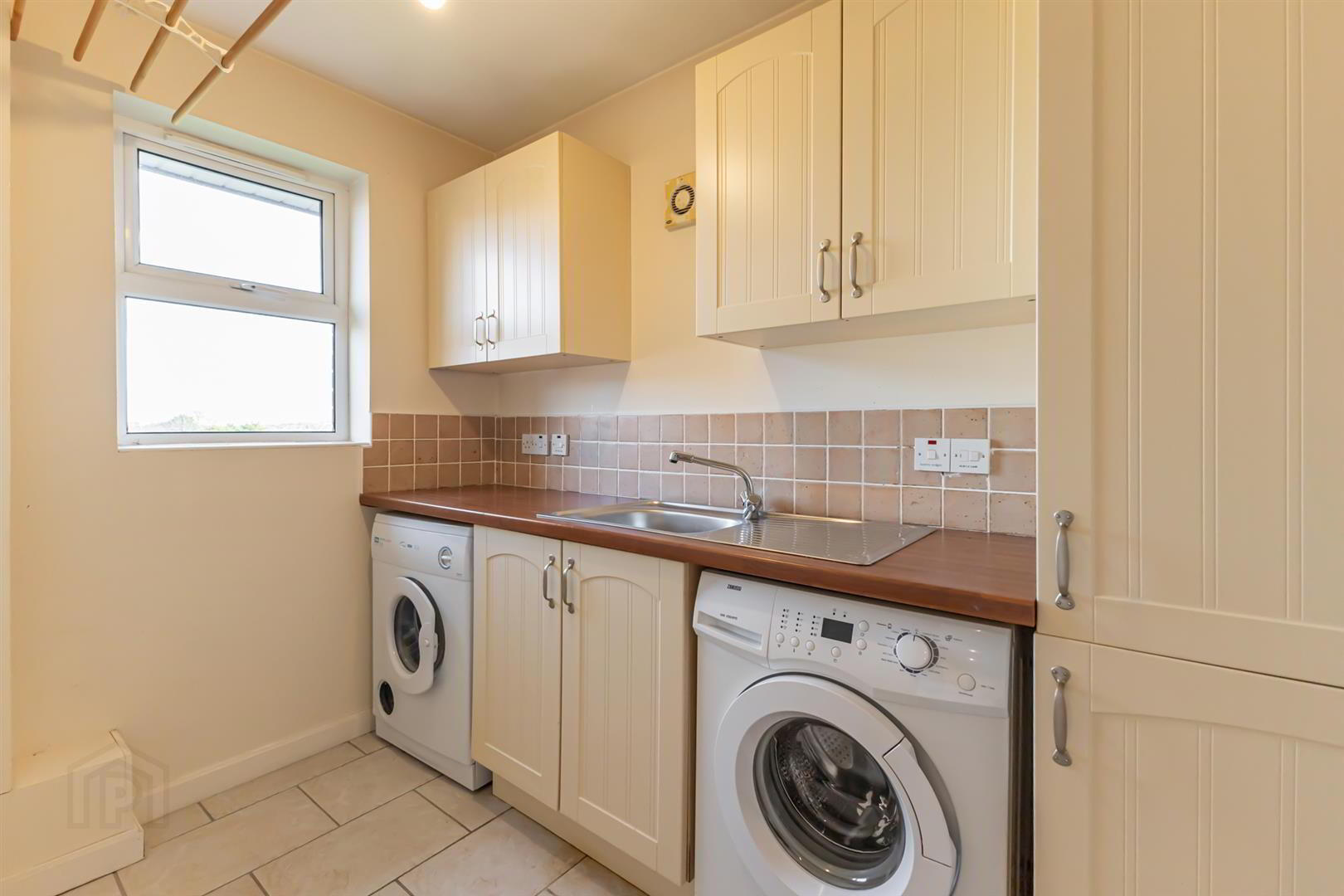8 Penthouse, Bayside Apartments, 24 Ballyholme Road 14 of 23