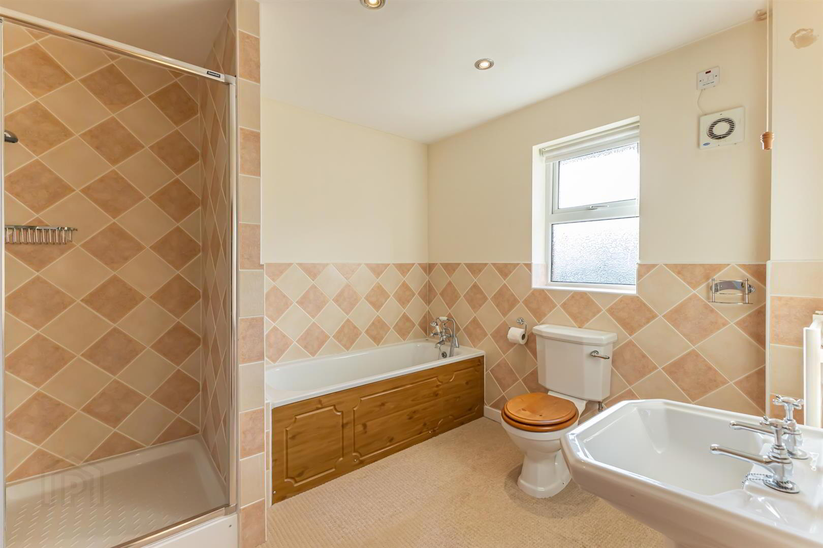8 Penthouse, Bayside Apartments, 24 Ballyholme Road 16 of 23