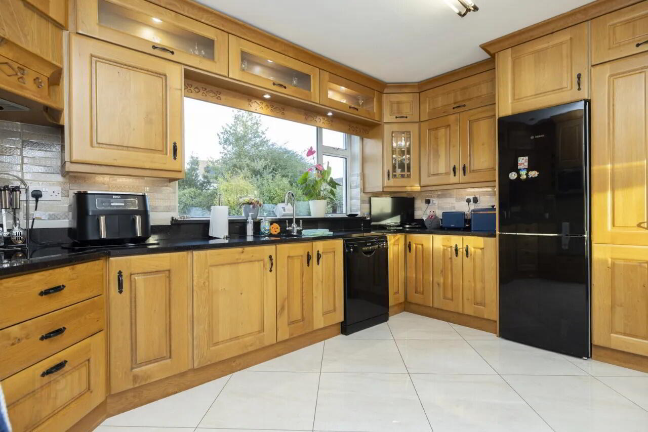 8 Newbrook Grove 16 of 41
