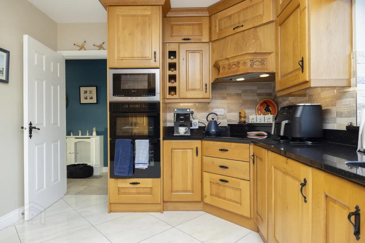 8 Newbrook Grove 18 of 41