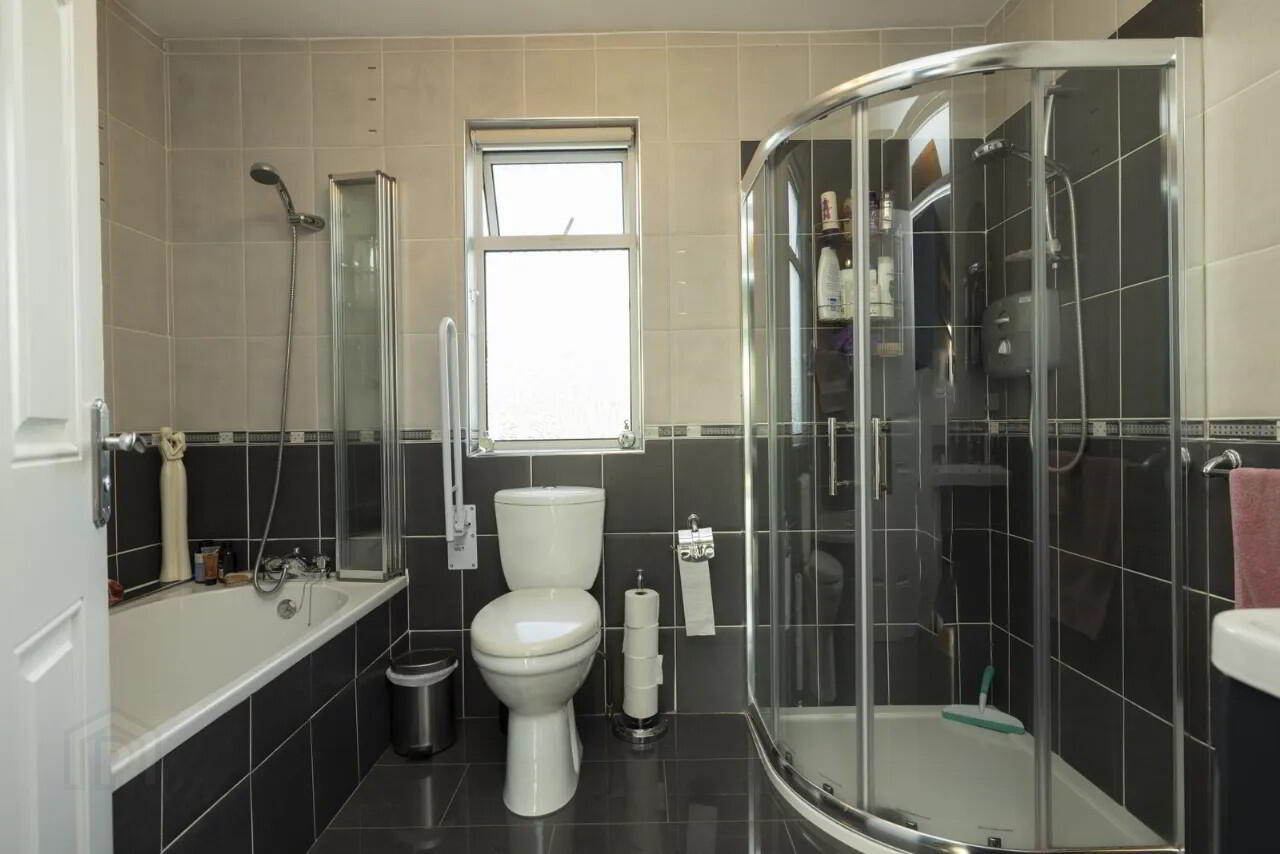 8 Newbrook Grove 26 of 41