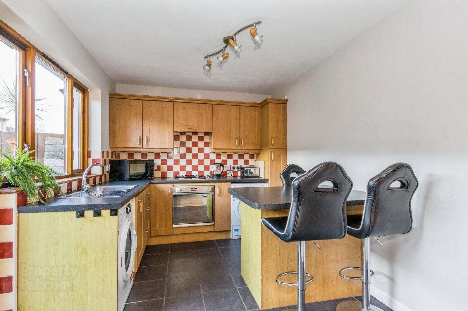 18 Shaftesbury Road 10 of 20