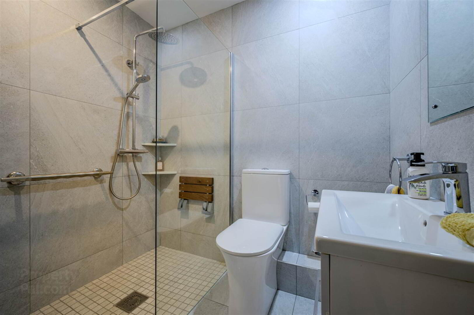 4 Altona Manor, 69 Church Road 19 of 25