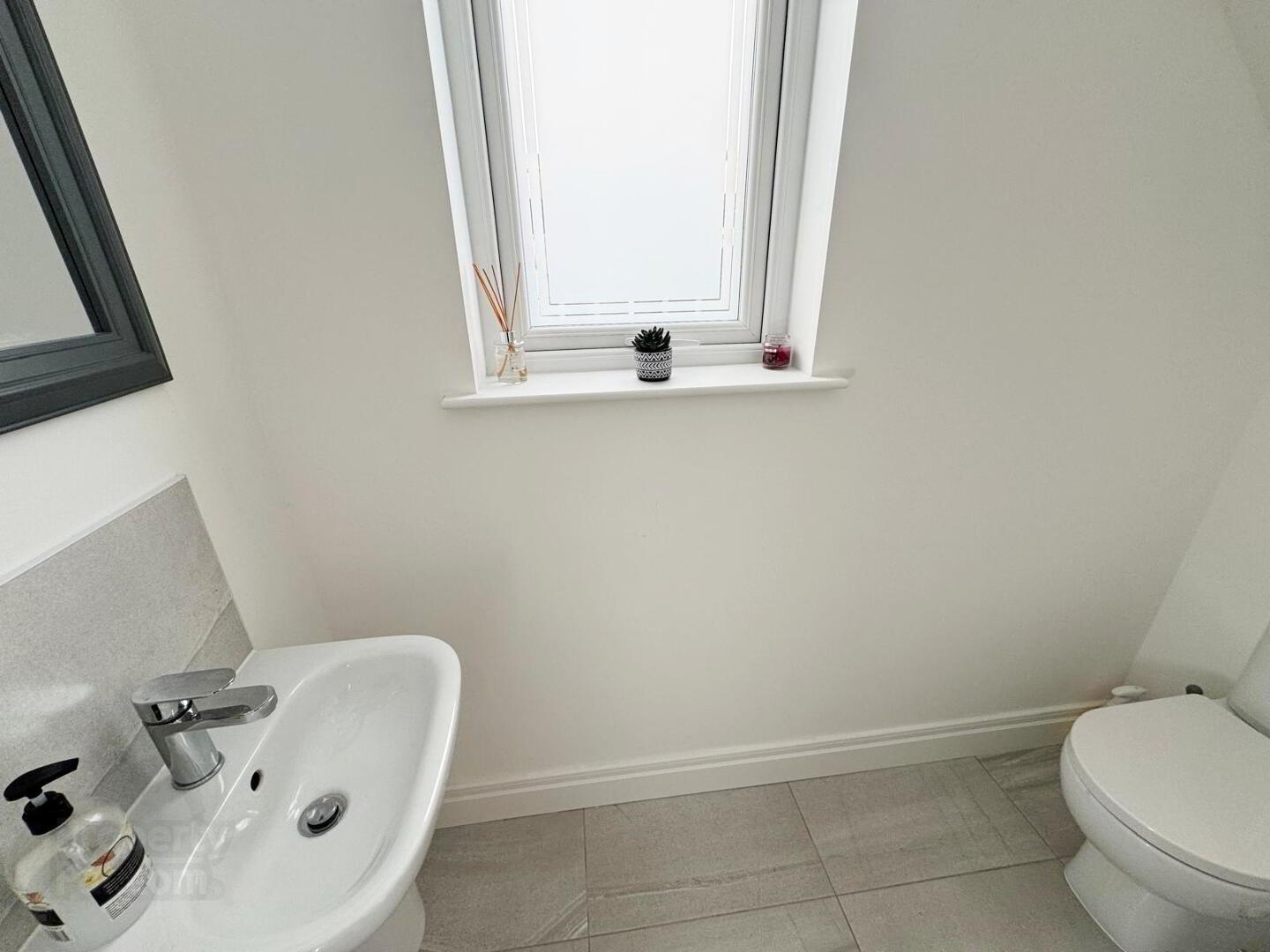28 Boyle Avenue 9 of 29
