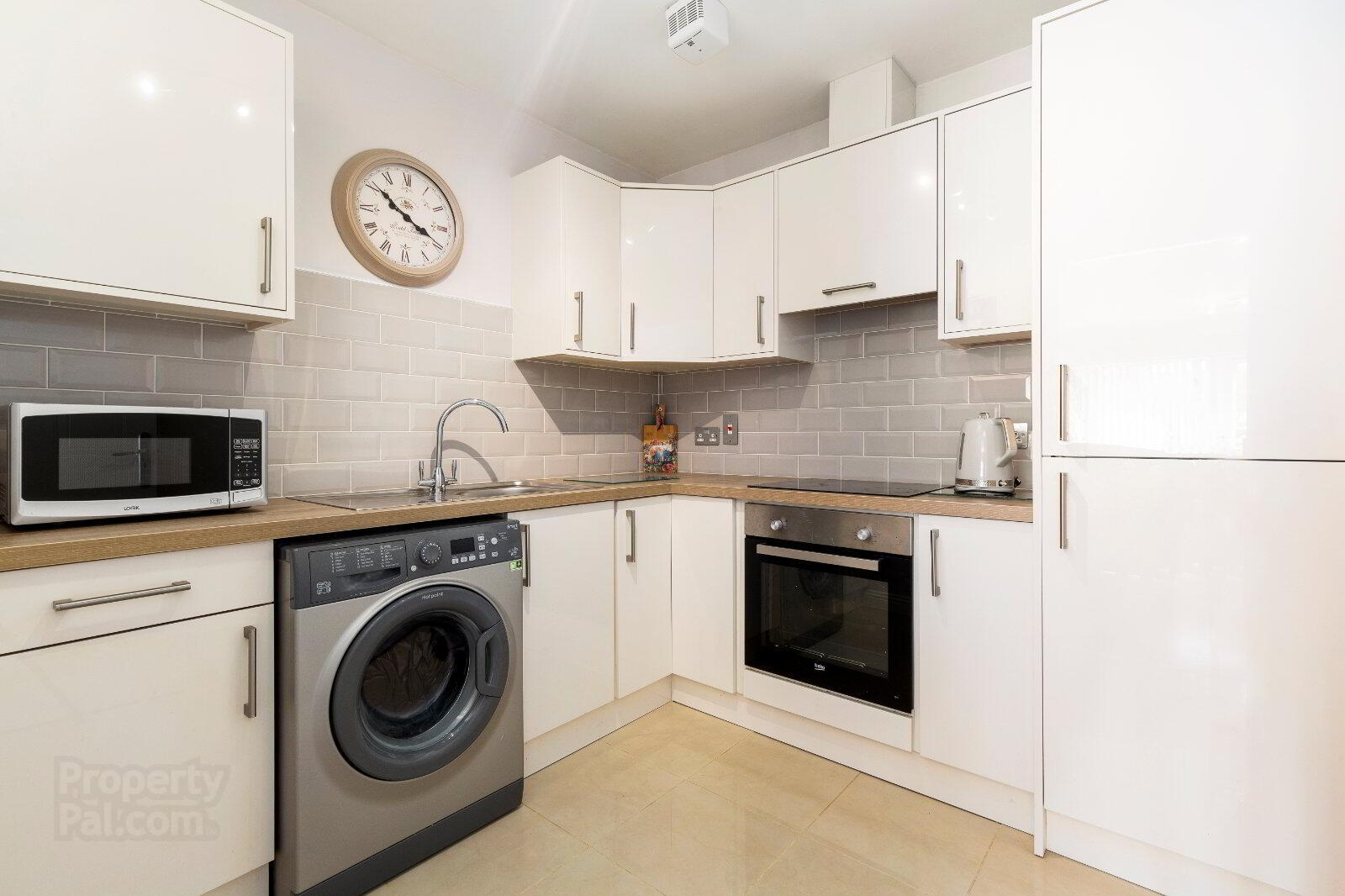 42 Carrigmore Green 6 of 10