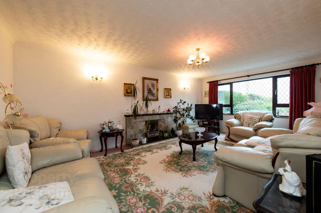 76 Upper Road 5 of 29
