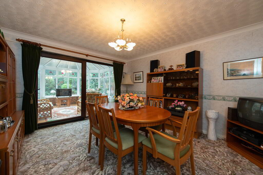 76 Upper Road 8 of 29