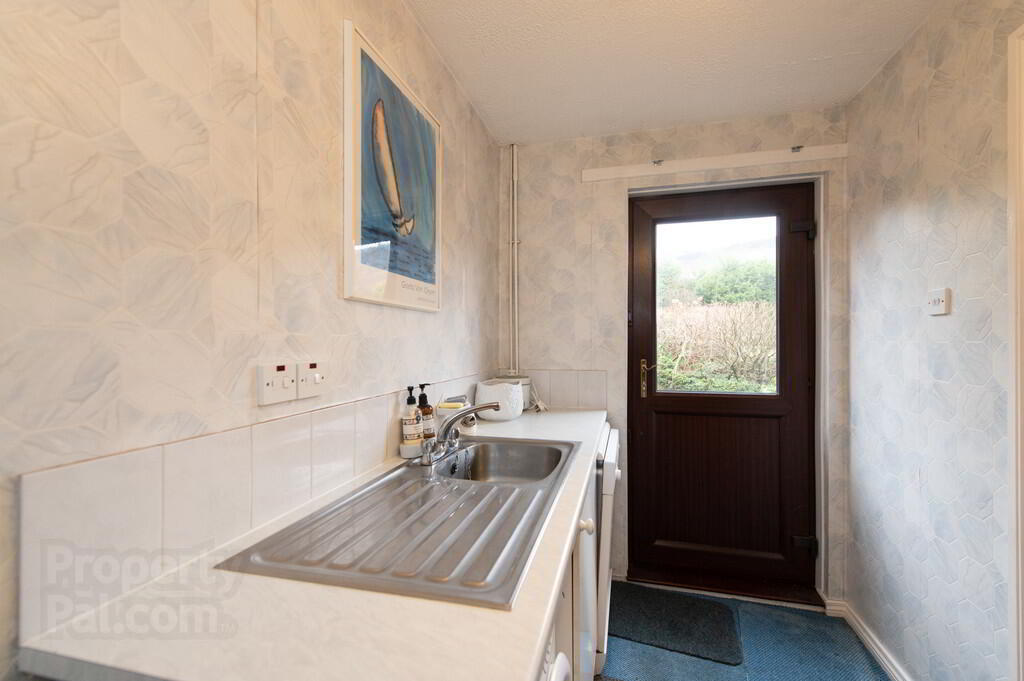 76 Upper Road 14 of 29