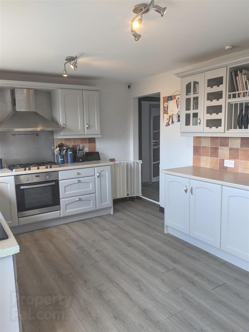 60 Sherwood Avenue 13 of 32