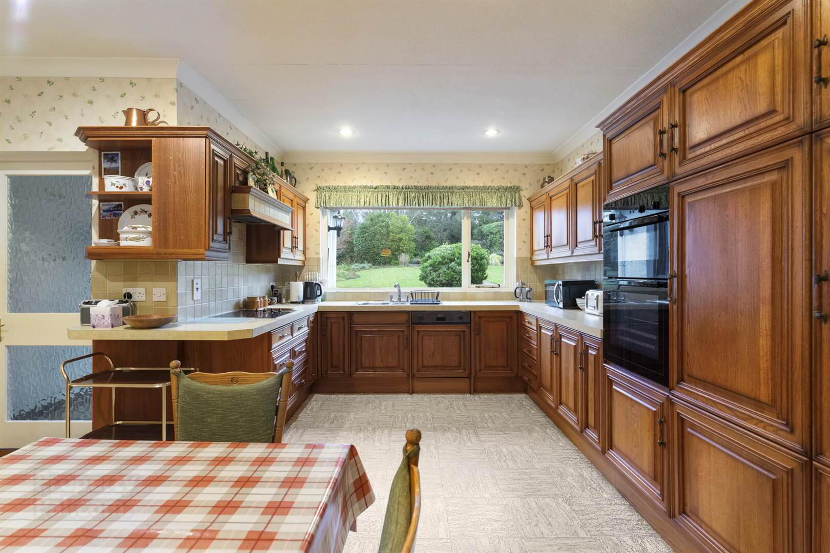 20 Sheridan Drive 7 of 25